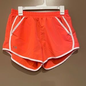 Size M under armour shorts